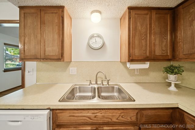 1201 S 110th East Avenue 1A, Tulsa, OK 74128