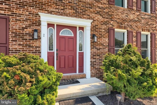 2 WHEATON DR, Littlestown, PA 17340