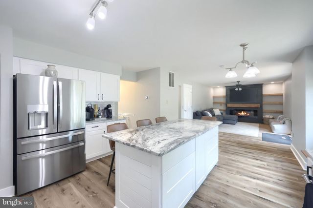 2 WHEATON DR, Littlestown, PA 17340