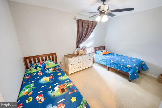 2 WHEATON DR, Littlestown, PA 17340