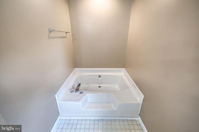 2 WHEATON DR, Littlestown, PA 17340
