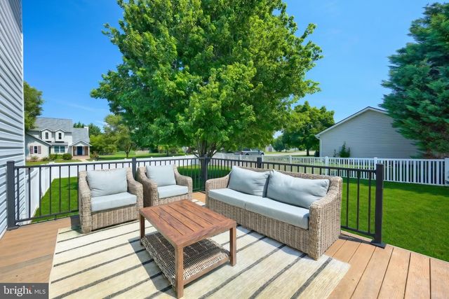 2 WHEATON DR, Littlestown, PA 17340