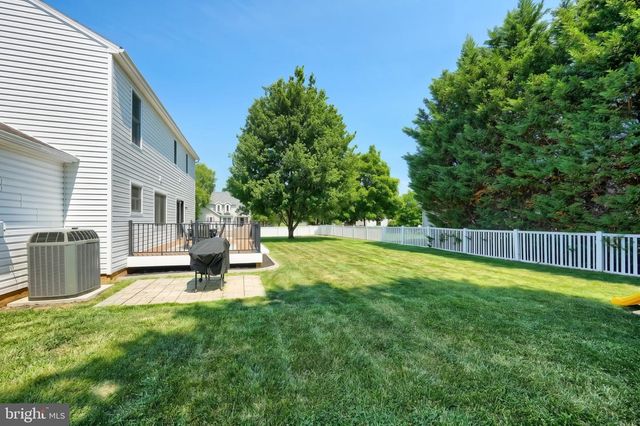 2 WHEATON DR, Littlestown, PA 17340