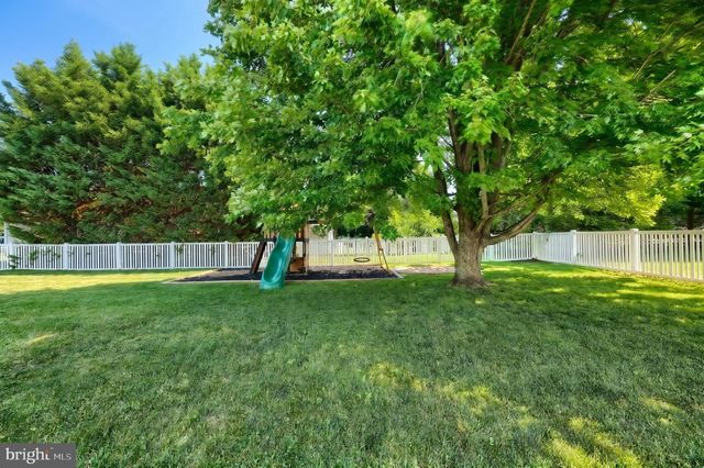 2 WHEATON DR, Littlestown, PA 17340