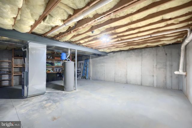 2 WHEATON DR, Littlestown, PA 17340