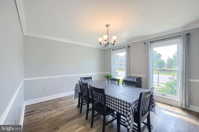 2 WHEATON DR, Littlestown, PA 17340