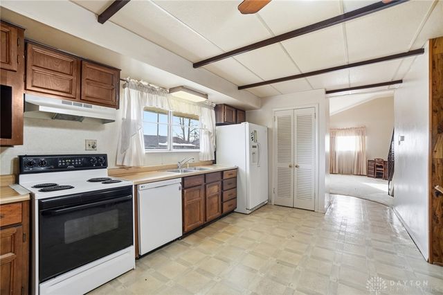 419 Falcon Drive, New Carlisle, OH 45344