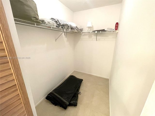 9531 Seagrape Dr 305, Davie, FL 33324