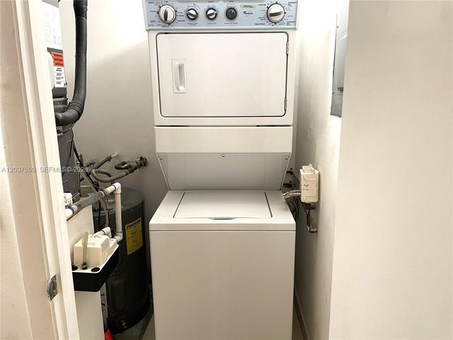 9531 Seagrape Dr 305, Davie, FL 33324