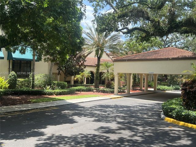 9531 Seagrape Dr 305, Davie, FL 33324