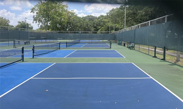 9531 Seagrape Dr 305, Davie, FL 33324