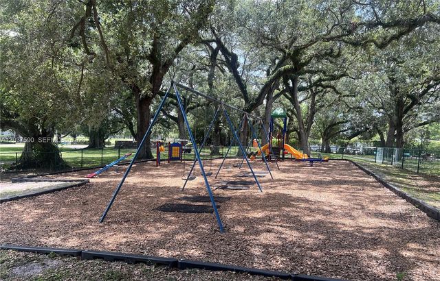 9531 Seagrape Dr 305, Davie, FL 33324