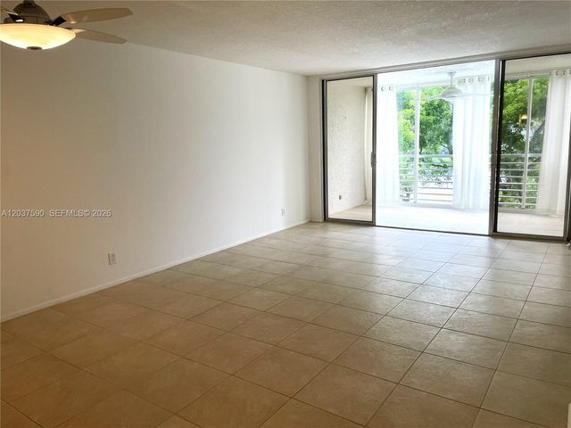 9531 Seagrape Dr 305, Davie, FL 33324