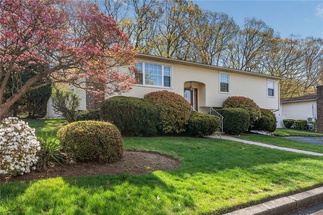 8 Joyce Drive, North Providence, RI 02911