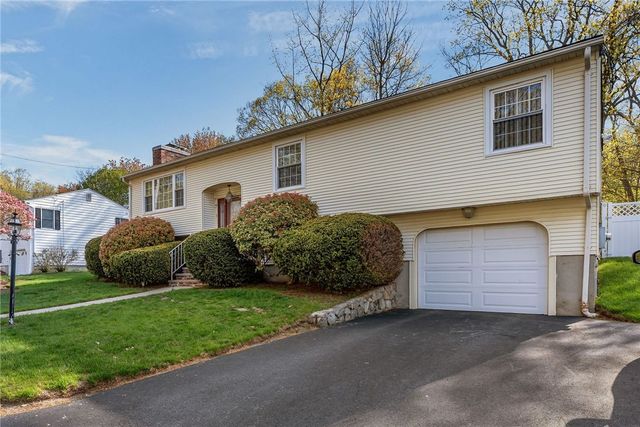 8 Joyce Drive, North Providence, RI 02911
