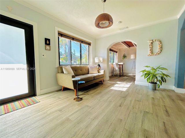 1175 NE 131st St, North Miami, FL 33161