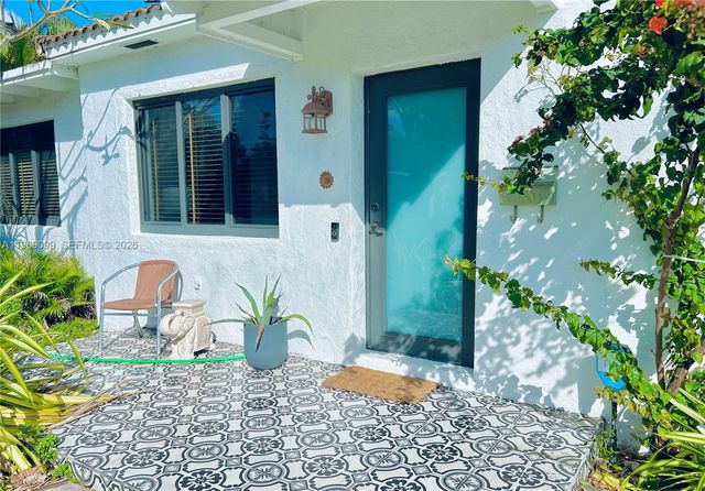 1175 NE 131st St, North Miami, FL 33161