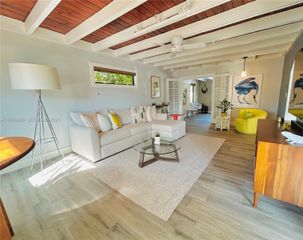 1175 NE 131st St, North Miami, FL 33161