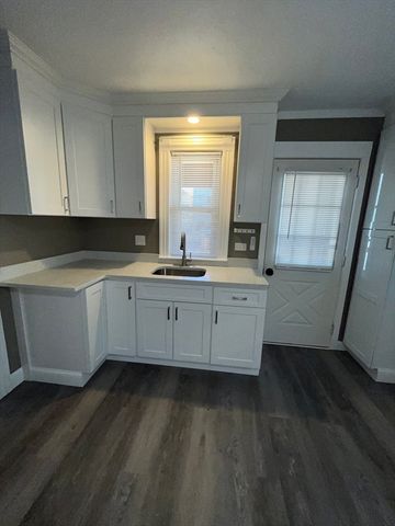 8 Camp St 1, Worcester, MA 01603