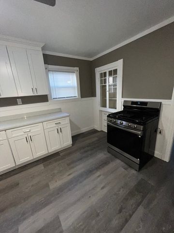 8 Camp St 1, Worcester, MA 01603