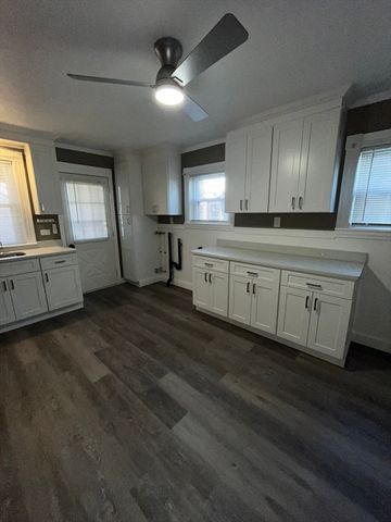 8 Camp St 1, Worcester, MA 01603