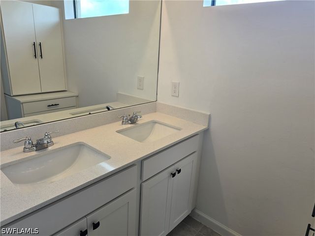 1437 Weeping Willow CT, Cape Coral, FL 33909