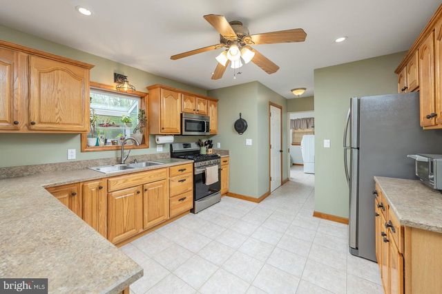 563 CROW POND RD, Pittsgrove, NJ 08318