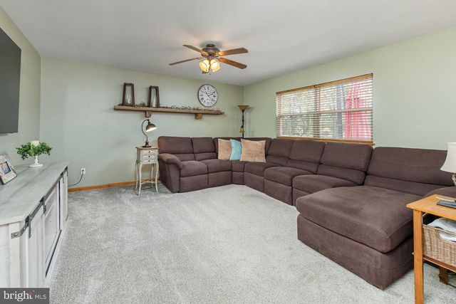563 CROW POND RD, Pittsgrove, NJ 08318