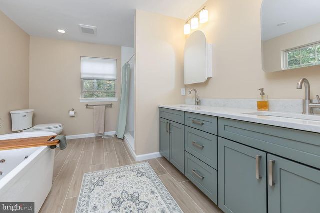 563 CROW POND RD, Pittsgrove, NJ 08318