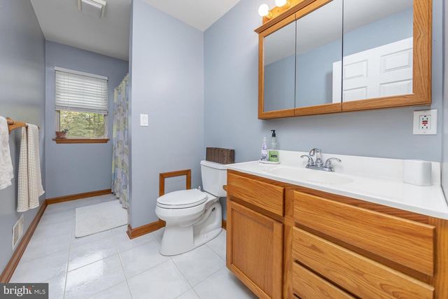 563 CROW POND RD, Pittsgrove, NJ 08318