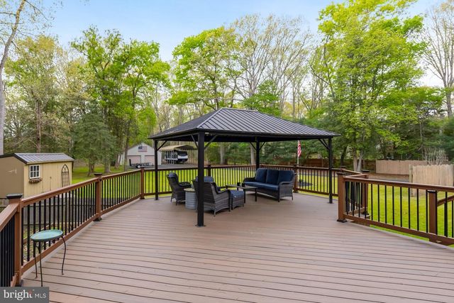 563 CROW POND RD, Pittsgrove, NJ 08318