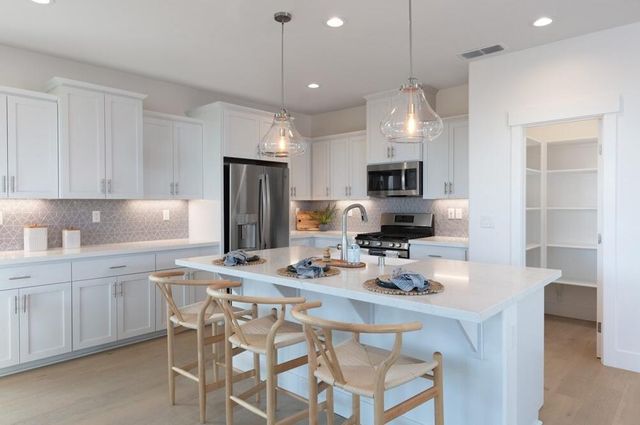 4424 Canyon Coral Way, Rancho Cordova, CA 95742