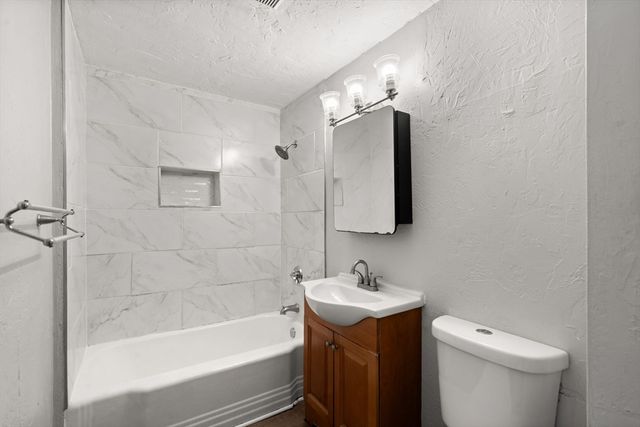 76 Bellevue St, Boston, MA 02125