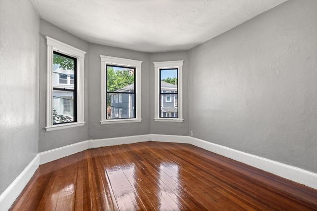 76 Bellevue St, Boston, MA 02125