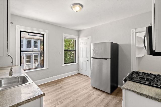 76 Bellevue St, Boston, MA 02125