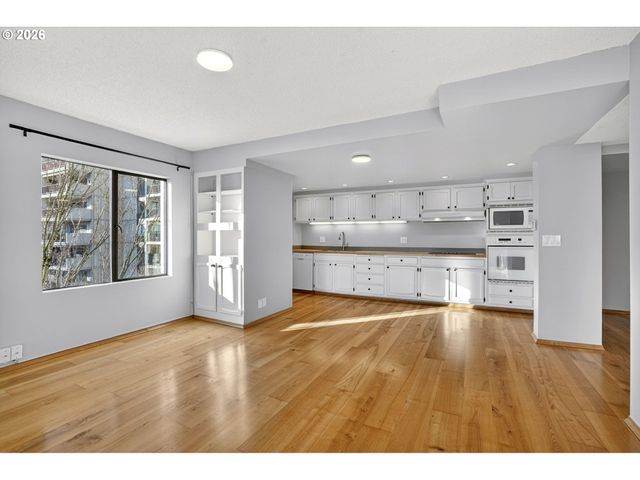 2221 Sw 1ST Ave 625, Portland, OR 97201