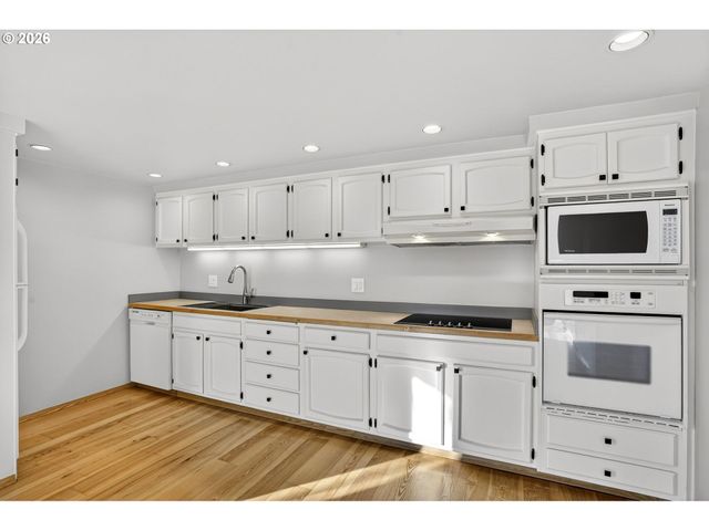 2221 Sw 1ST Ave 625, Portland, OR 97201