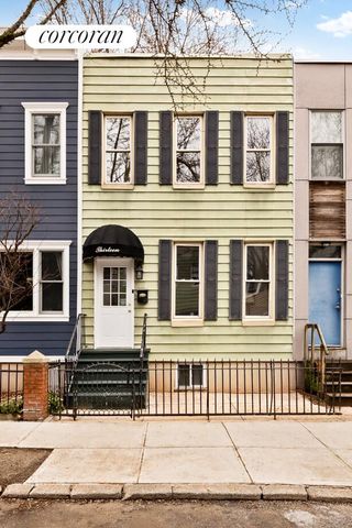 13 JACKSON Place, New York City, NY 11215