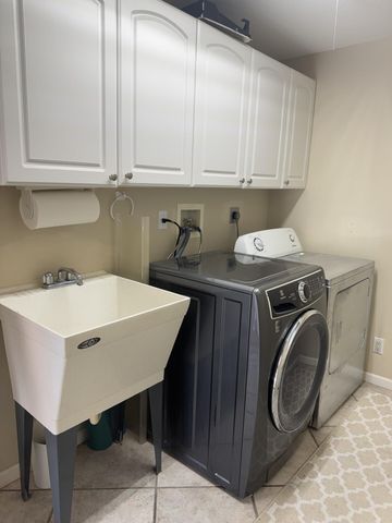 1528 SE Holyrood Lane, Port St. Lucie, Port St Lucie, FL 34952