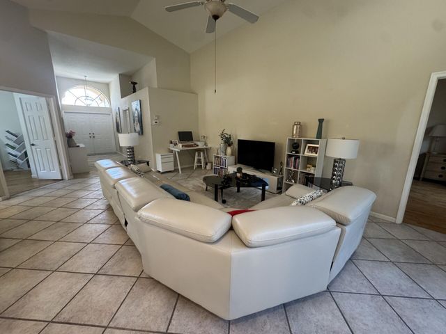1528 SE Holyrood Lane, Port St. Lucie, Port St Lucie, FL 34952