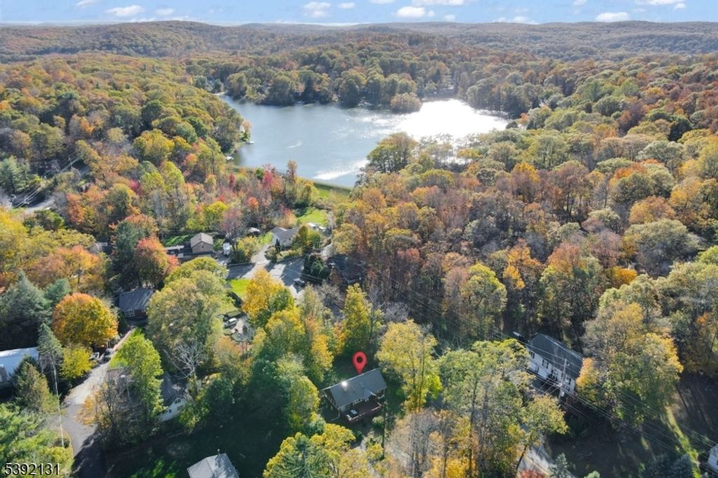 85 Breakneck Rd, Vernon Twp., NJ 07422