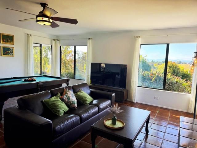 1650 Winterwarm Dr., Fallbrook, CA 92028