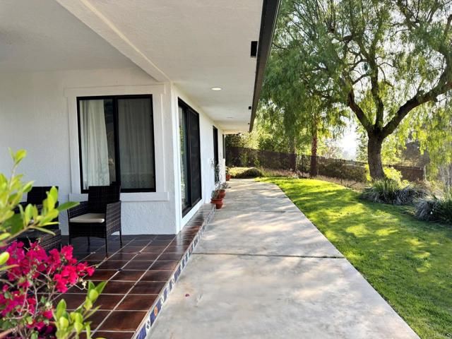 1650 Winterwarm Dr., Fallbrook, CA 92028