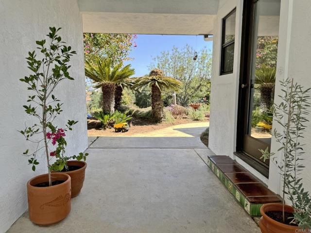 1650 Winterwarm Dr., Fallbrook, CA 92028