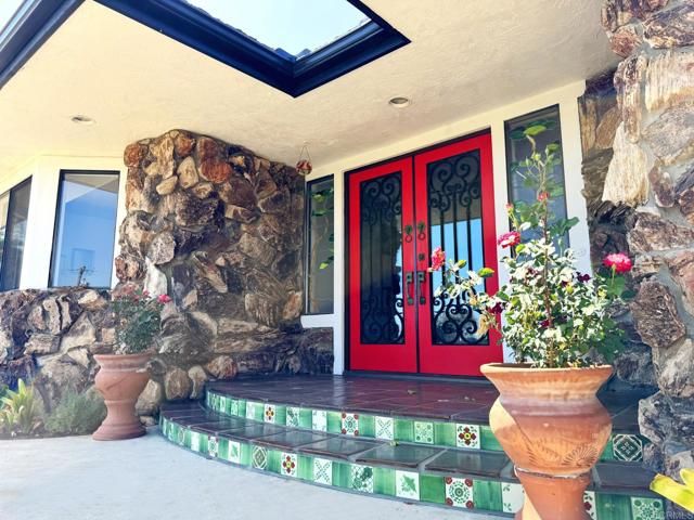 1650 Winterwarm Dr., Fallbrook, CA 92028