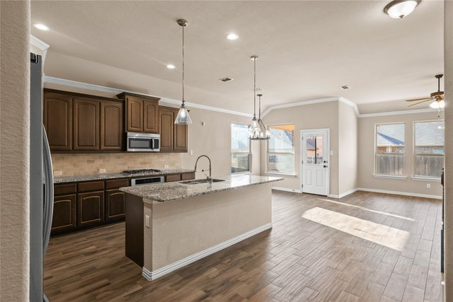 2104 Skysail Lane, Denton, TX 76210