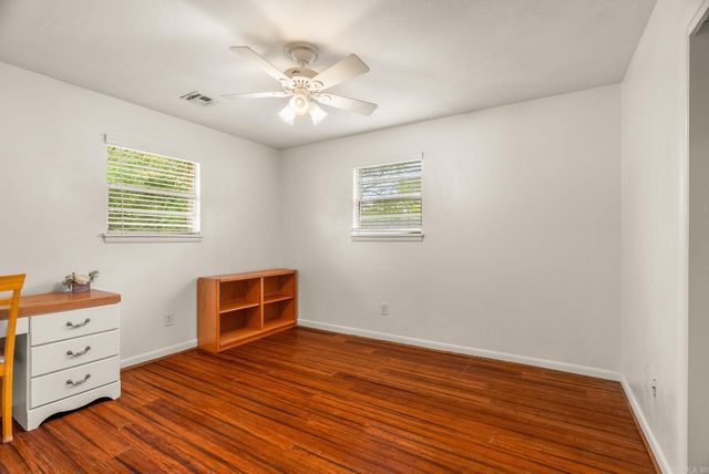 1 Phyllis Ct, Jacksonville, AR 72076