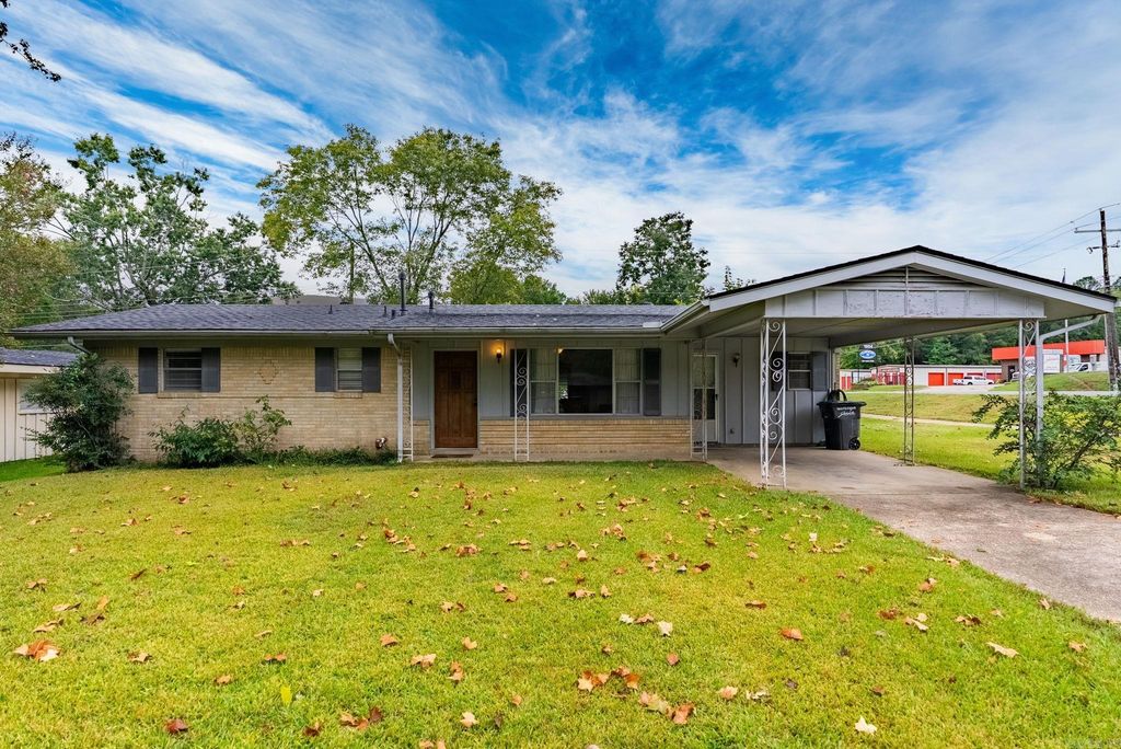 1 Phyllis Ct, Jacksonville, AR 72076