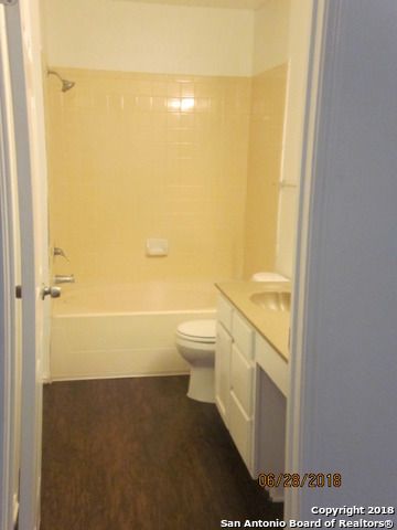 9347 Village Lance, San Antonio, TX 78250