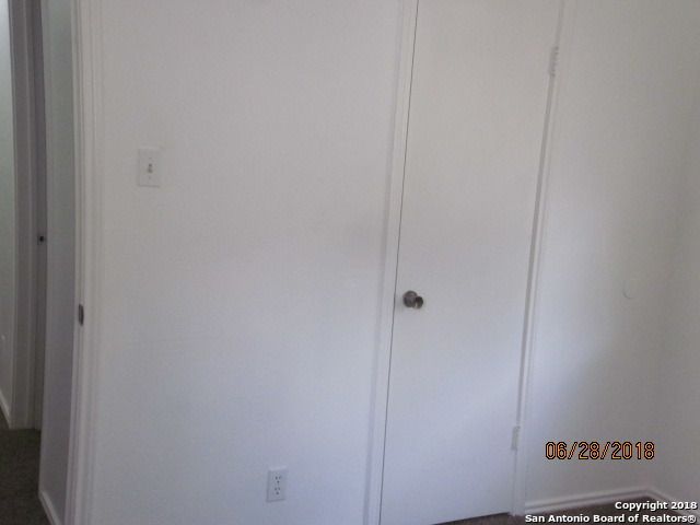 9347 Village Lance, San Antonio, TX 78250